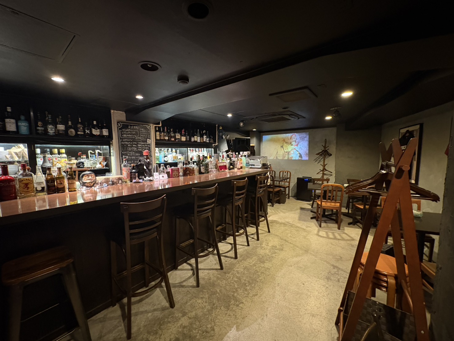 BAR　HICOTTO_内装